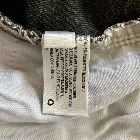 Ava & Viv Women's Plus Size 20W Grey Denim Bermuda Shorts NEW NWT - Picture 7 of 7